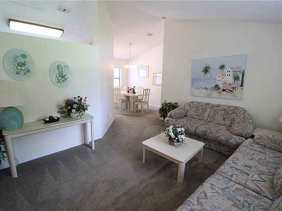 5th image of 246 Valentino Ct