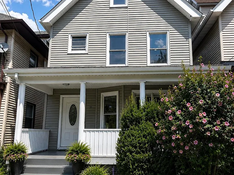 39 Rathbun Ave — Photo 1
