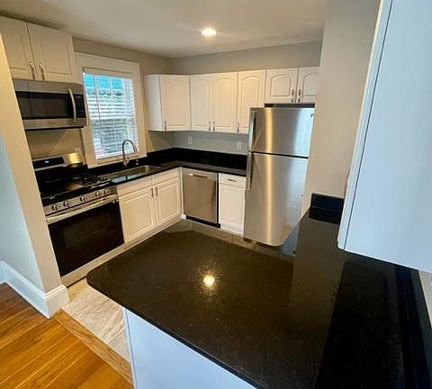 2nd image of 1710 W Hills Ave