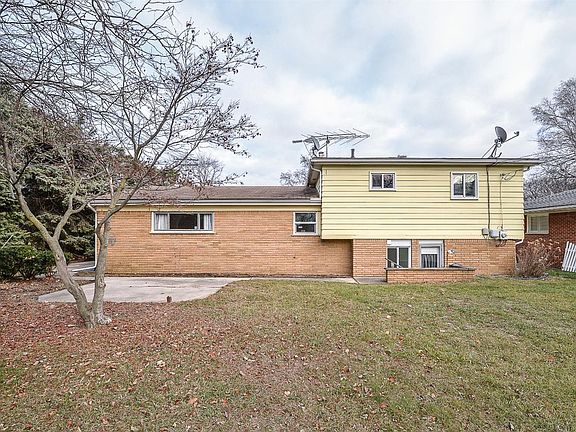 5th image of 1012 Levona St
