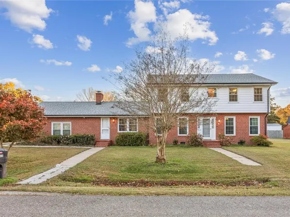 111 Beecham Dr, Yorktown, VA 23692