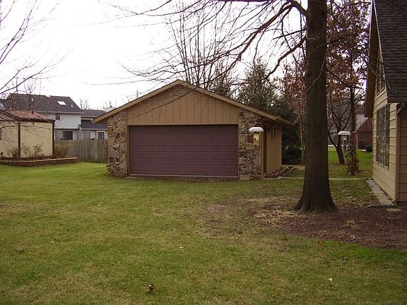 Additional 2 car detached garage with 200 amp electric