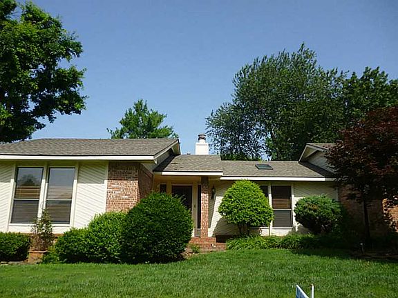 4th image of 1207 Countrywood Cir