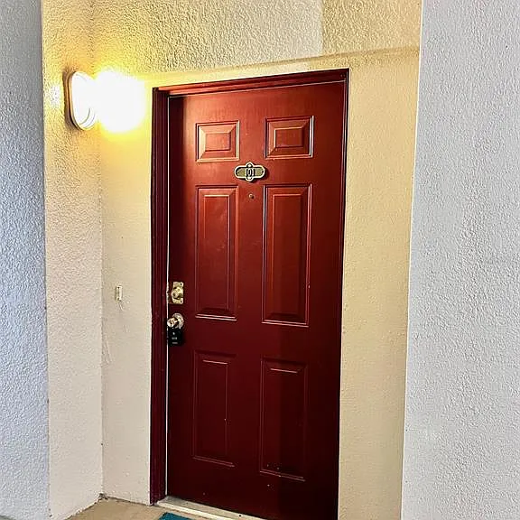 3000 Laurel Park Ln #101 — Photo 3