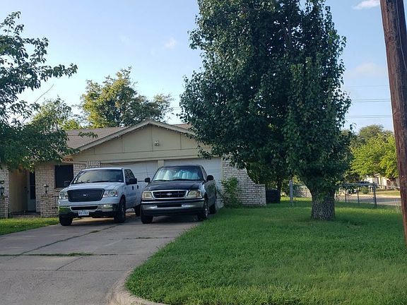 2nd image of 4500 Parkwood Dr