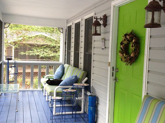 Front porch - screened