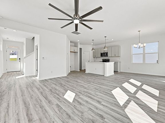5th image of 90 Furley St
