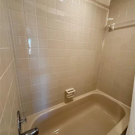 4644 Weybridge St #10 — Photo 18
