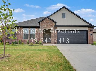 407 W Taverner Xing, Farmington, AR 72730