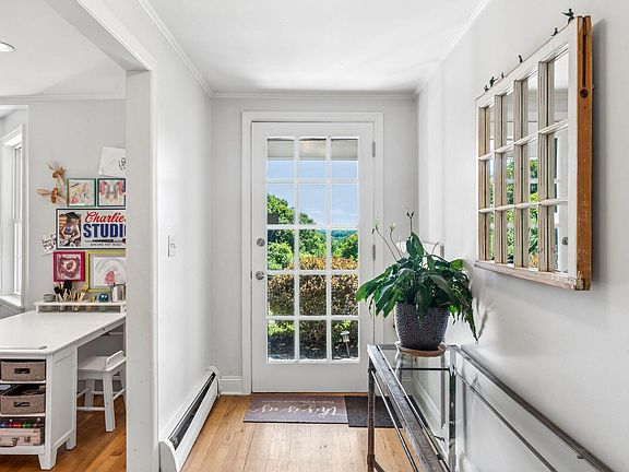 5th image of 9 Hillcrest Street