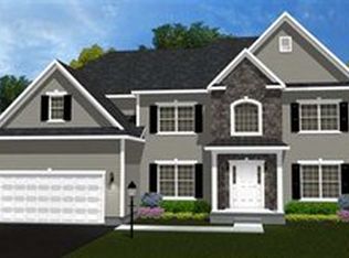 4 Campagna Dr, Colonie, NY 12205