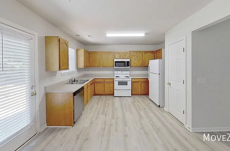 1205 Ricochet Dr — Photo 3