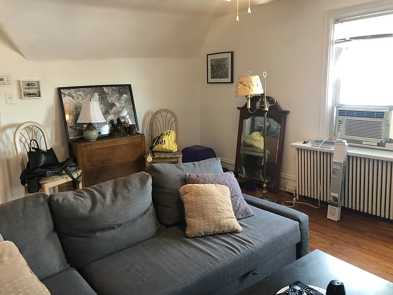 813 Greenwood Ave — Photo 2