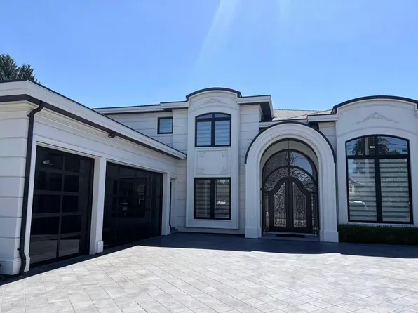8480 Mowbray Rd, Richmond, BC V7A 2B7