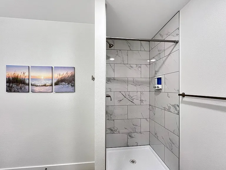 Red Mountain Apartments — Photo 11