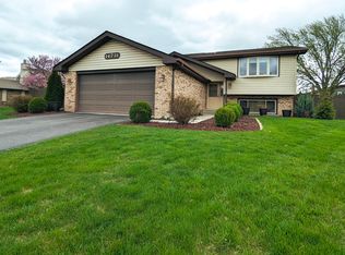 14731 S Cricketwood Dr, Homer Glen, IL