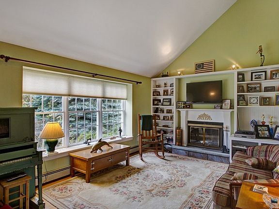 4th image of 275 Henrys Ln