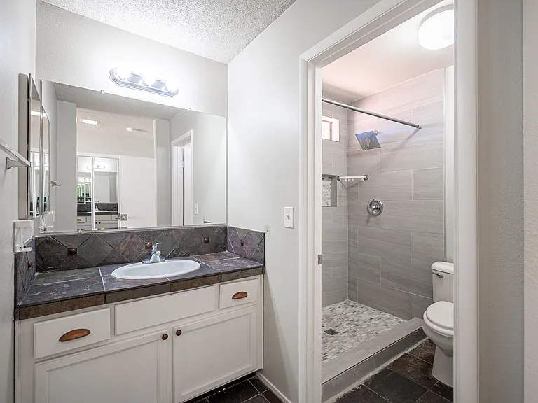7660 Kalmalii Ave — Photo 44
