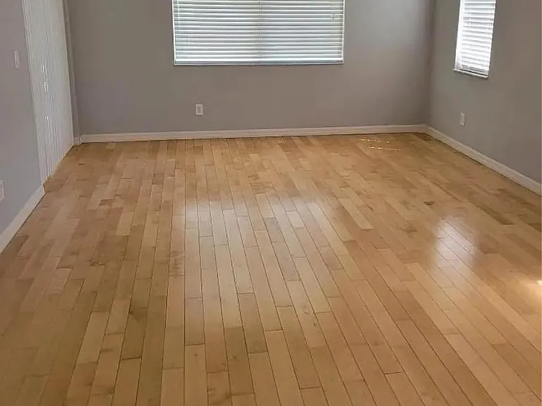 1011 Grove Dr — Photo 4