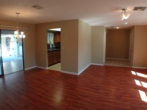 4th image of 30 Sweetgum Ct S