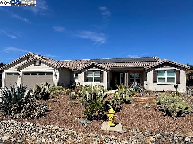 1st image of 615 Paseo Verde Dr