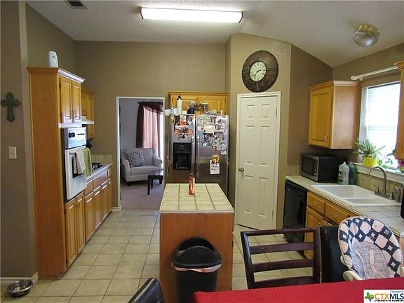 3rd image of 512 Crazy Horse Cir