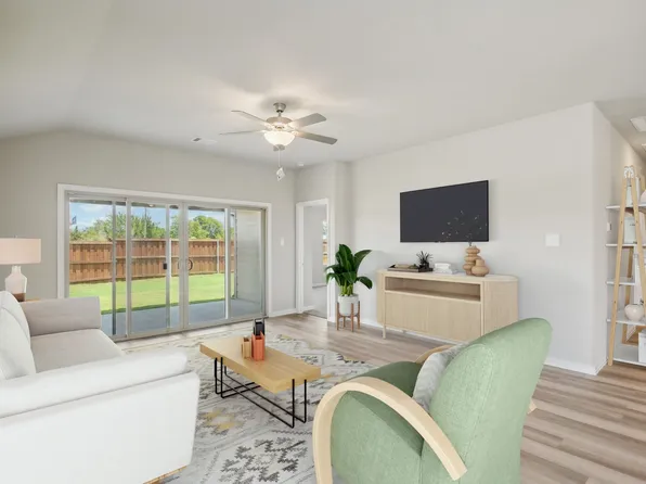 518 Castle Rd, Sherman, TX 75092