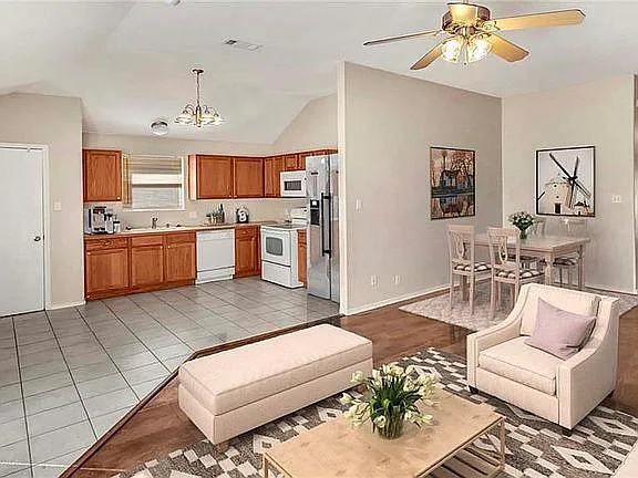 3 bed, 1584 sqft, $1,749 — Photo 4