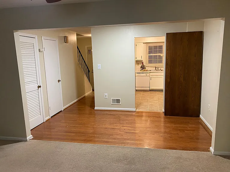 4607 Charlton Ct — Photo 4