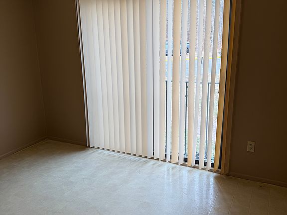 4th image of 500 Darling St #11N