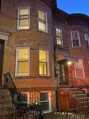 Rented by Nooklyn NYC LLC | media 21