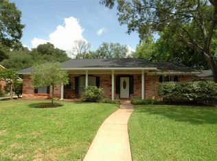 515 Seaway Dr, Seabrook, TX 77586