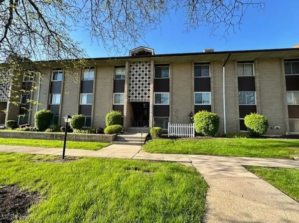 10429 N Church Dr APT 117, Parma Heights, OH 44130