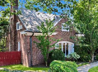 303 Centre Ave, New Rochelle, NY 10805