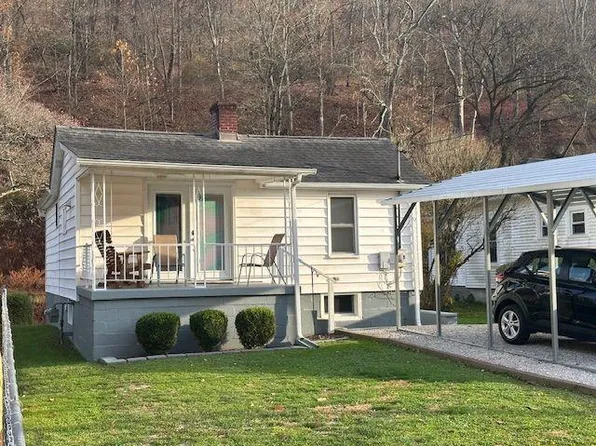 104 Midway Street, Triadelphia, WV 26059