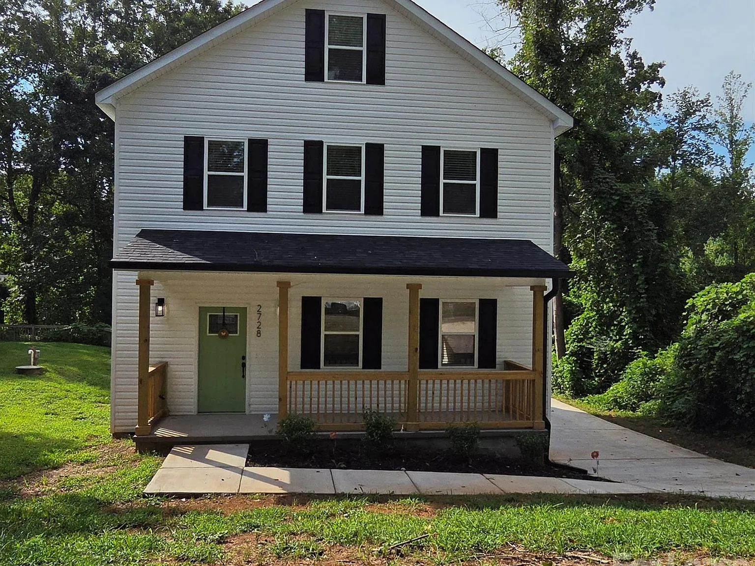 3 bed, 2.5 bath, 1664 sqft, $1,875 — Photo 1