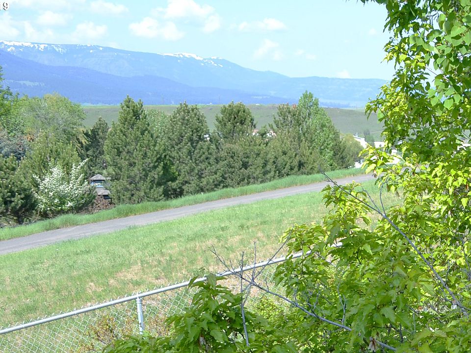 2nd image of 0 NE Alder St