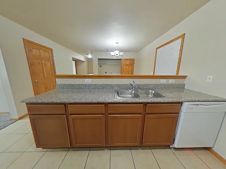 Eagle Point Apartments — Photo 15