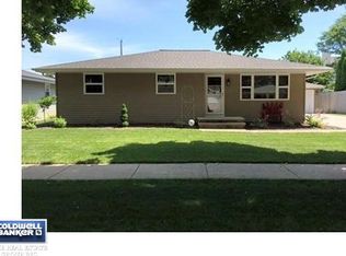 511 Jeffrey St, Combined Locks, WI 54113