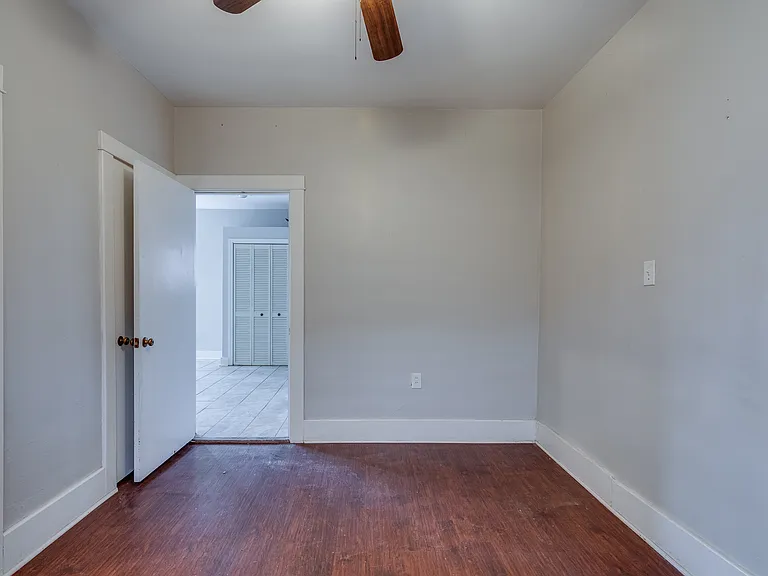 2293 Jackson Ave — Photo 9