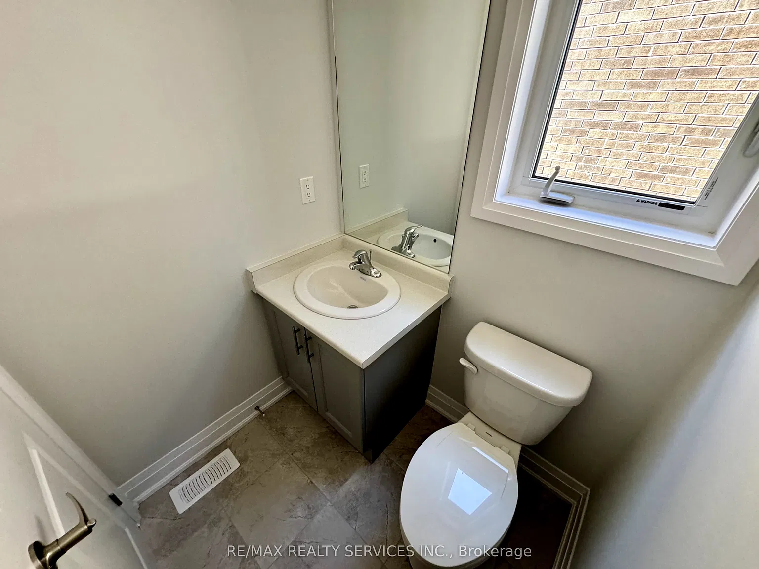 4 bed, $2,900 — Photo 4