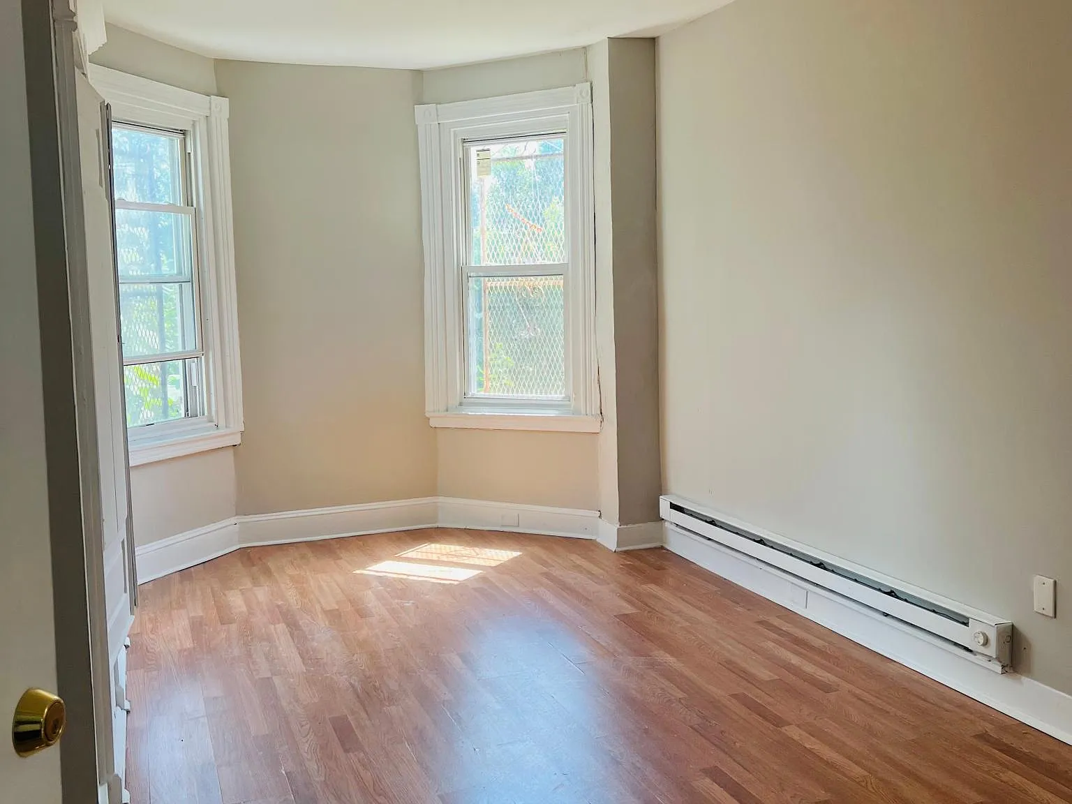 2 bed, $1,000 — Photo 2