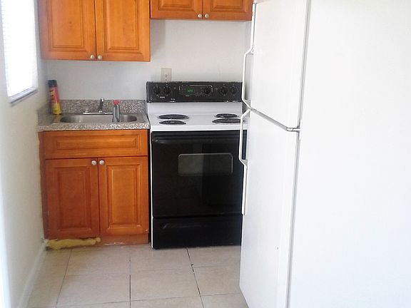 4th image of 145 SW 5th Ct #1-3