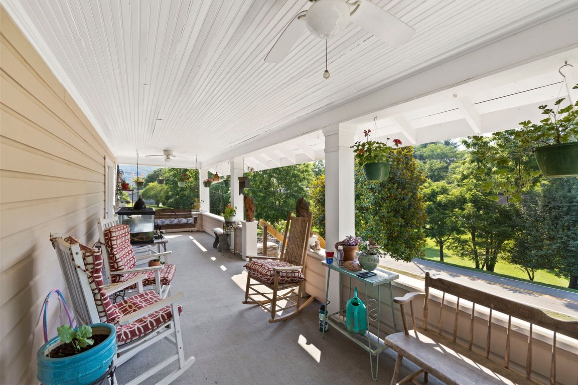 next background image