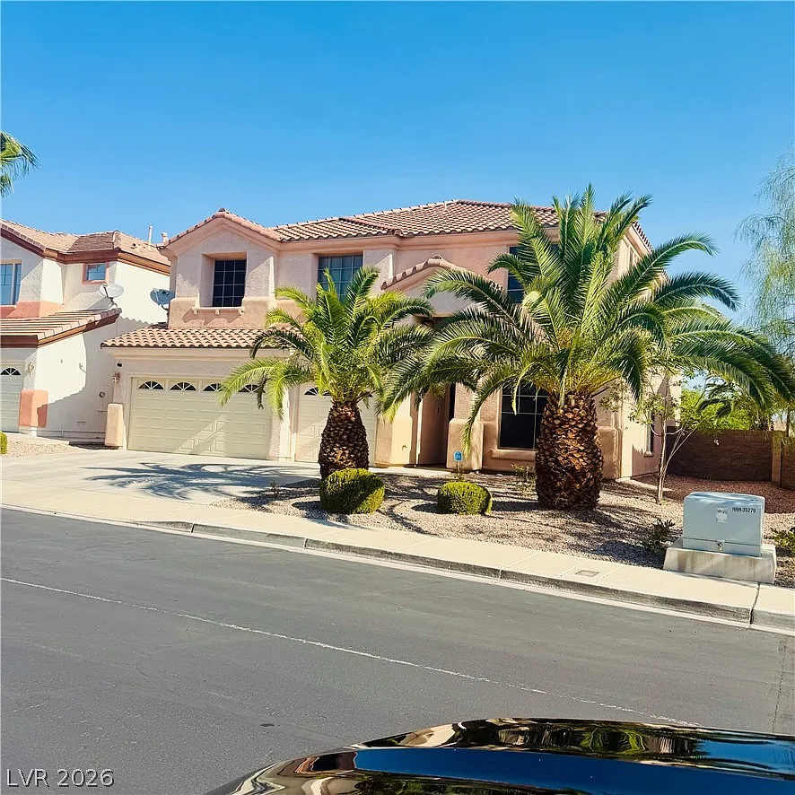 4 bed, 2.5 bath, 3060 sqft, $3,350 — Photo 1