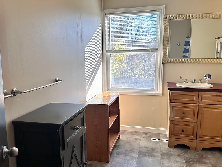 24 Maple St — Photo 20