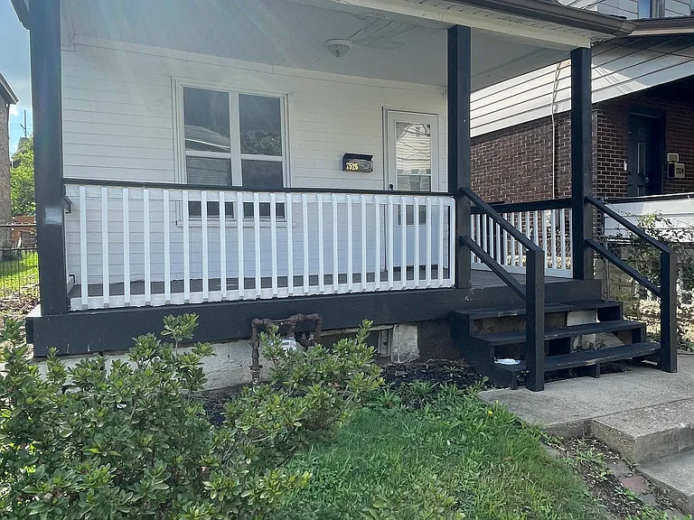 7526 Dickson St — Photo 3