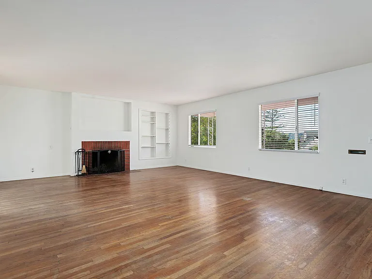 2120 State St — Photo 7