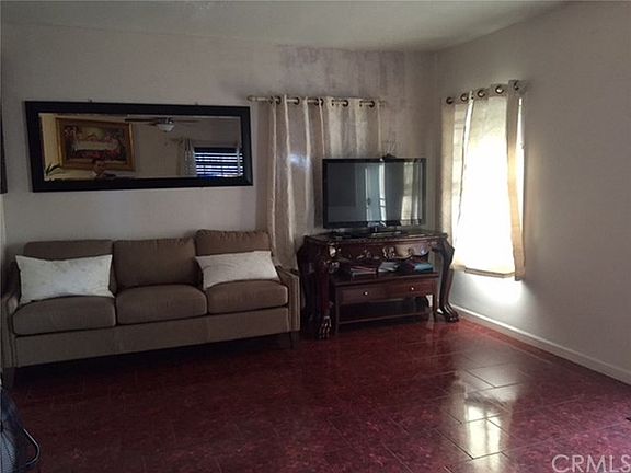 5th image of 3612 Denver Ave
