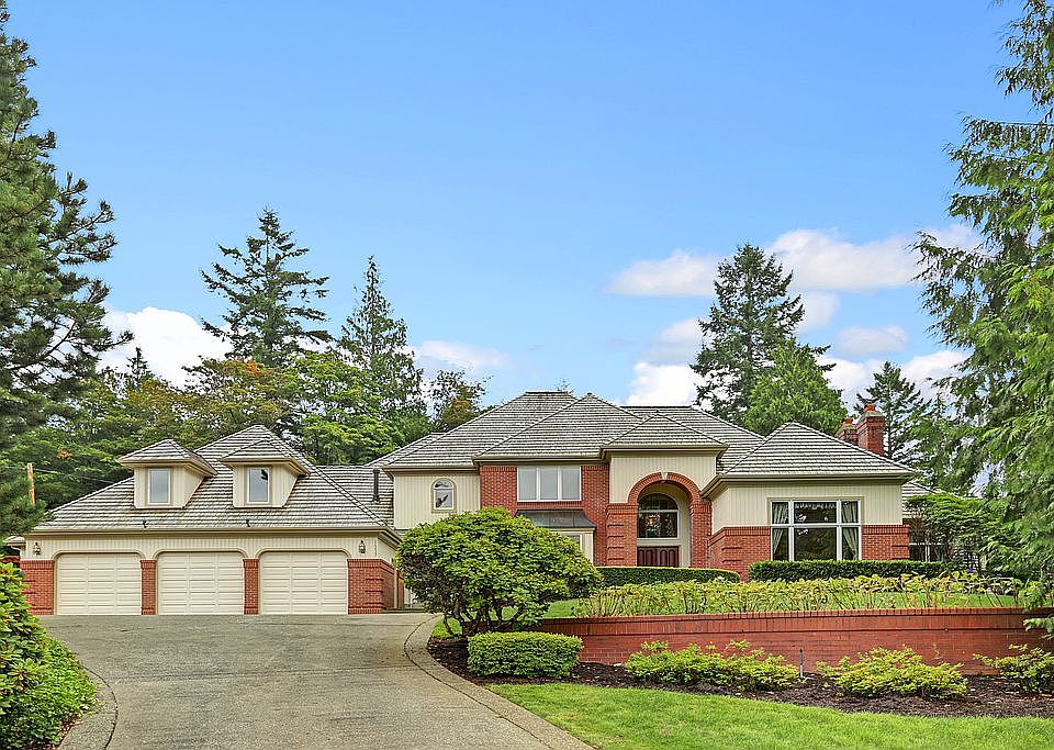 Incredible curb appeal!
